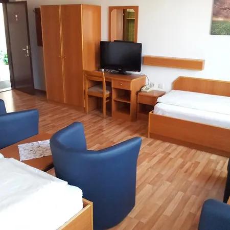 Voeslauerhof 3*