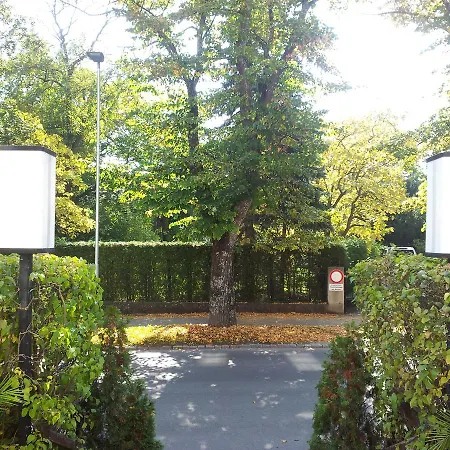 Hotel Voeslauerhof 3*