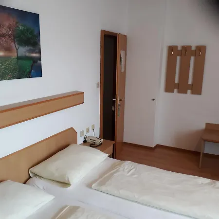 Voeslauerhof 3*
