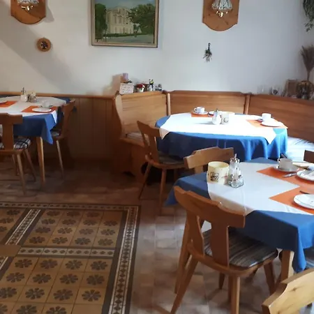 Hotel Voeslauerhof